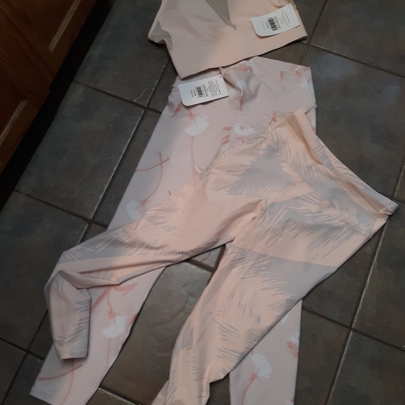 Fabletics - Picture 2 of 6